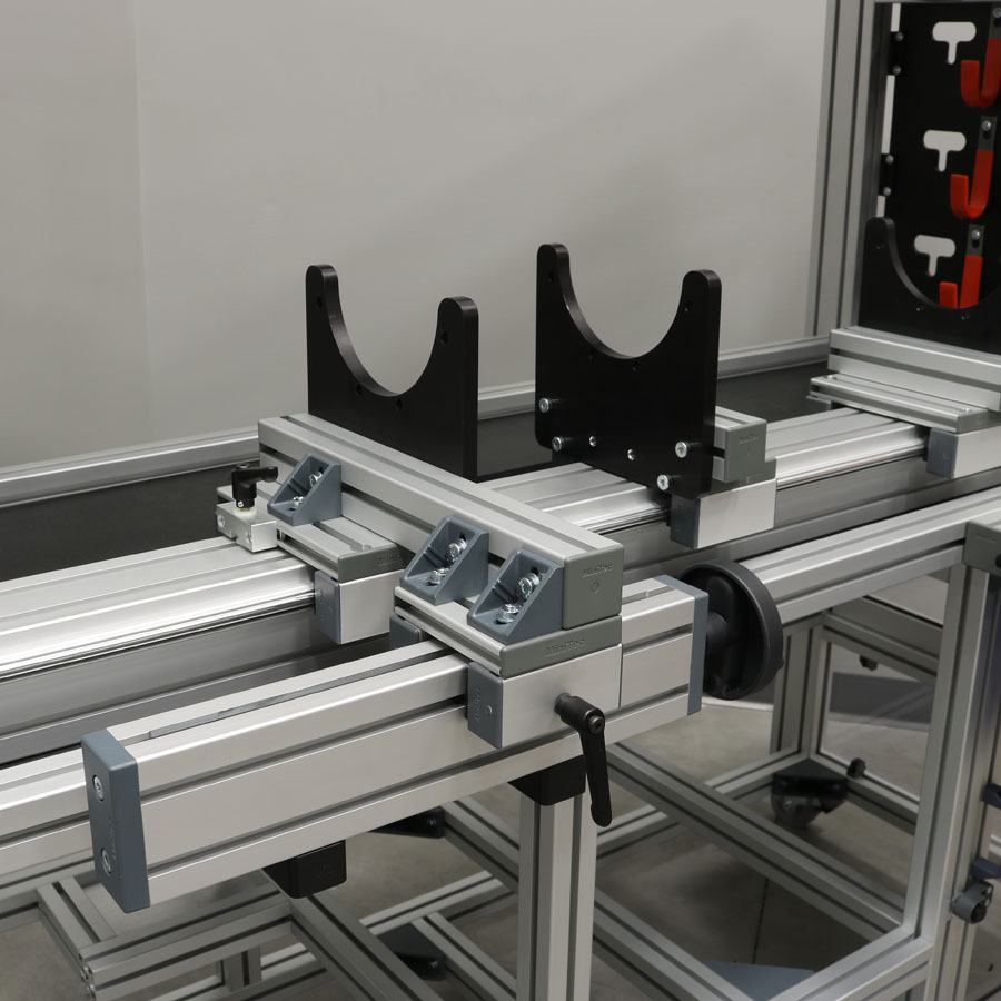 SCREW DRIVEN ADJUSTABLE LENGTH FIXTURE 1